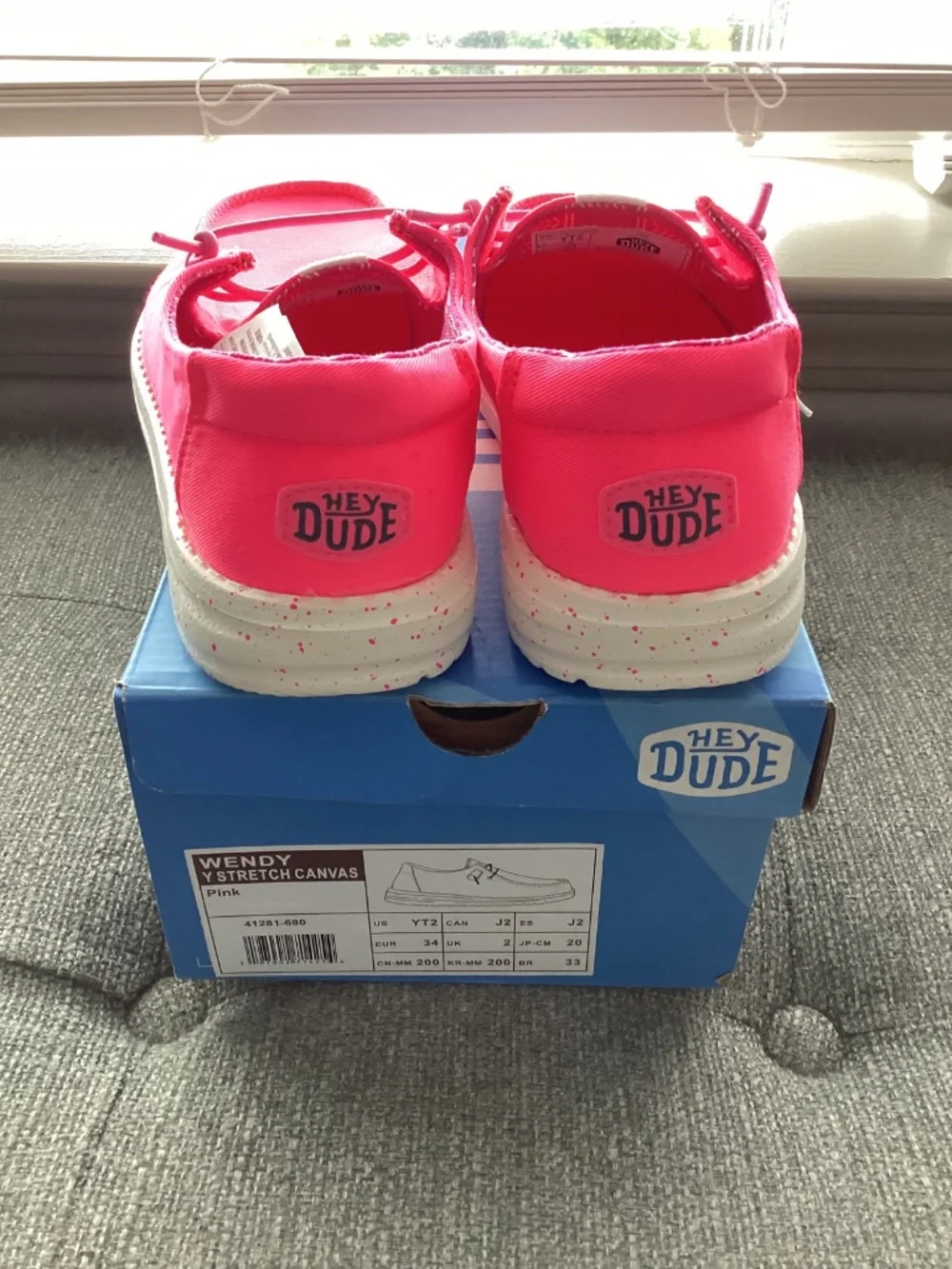 Hey Dude Little Girls' Wendy Canvas Casual Moccasin Sneakers, size 2